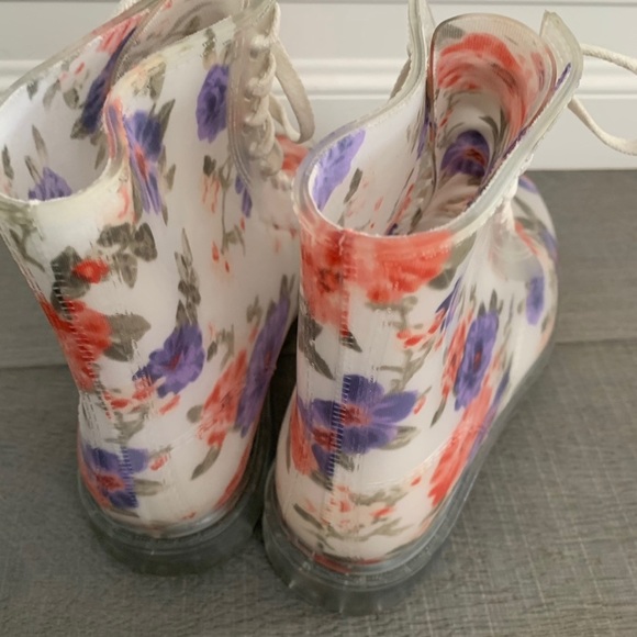 F21 Flowered Plastic Boots Size 7 - Picture 8 of 8